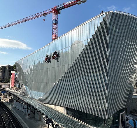 Seilarbeiten am Haus zum Falken
